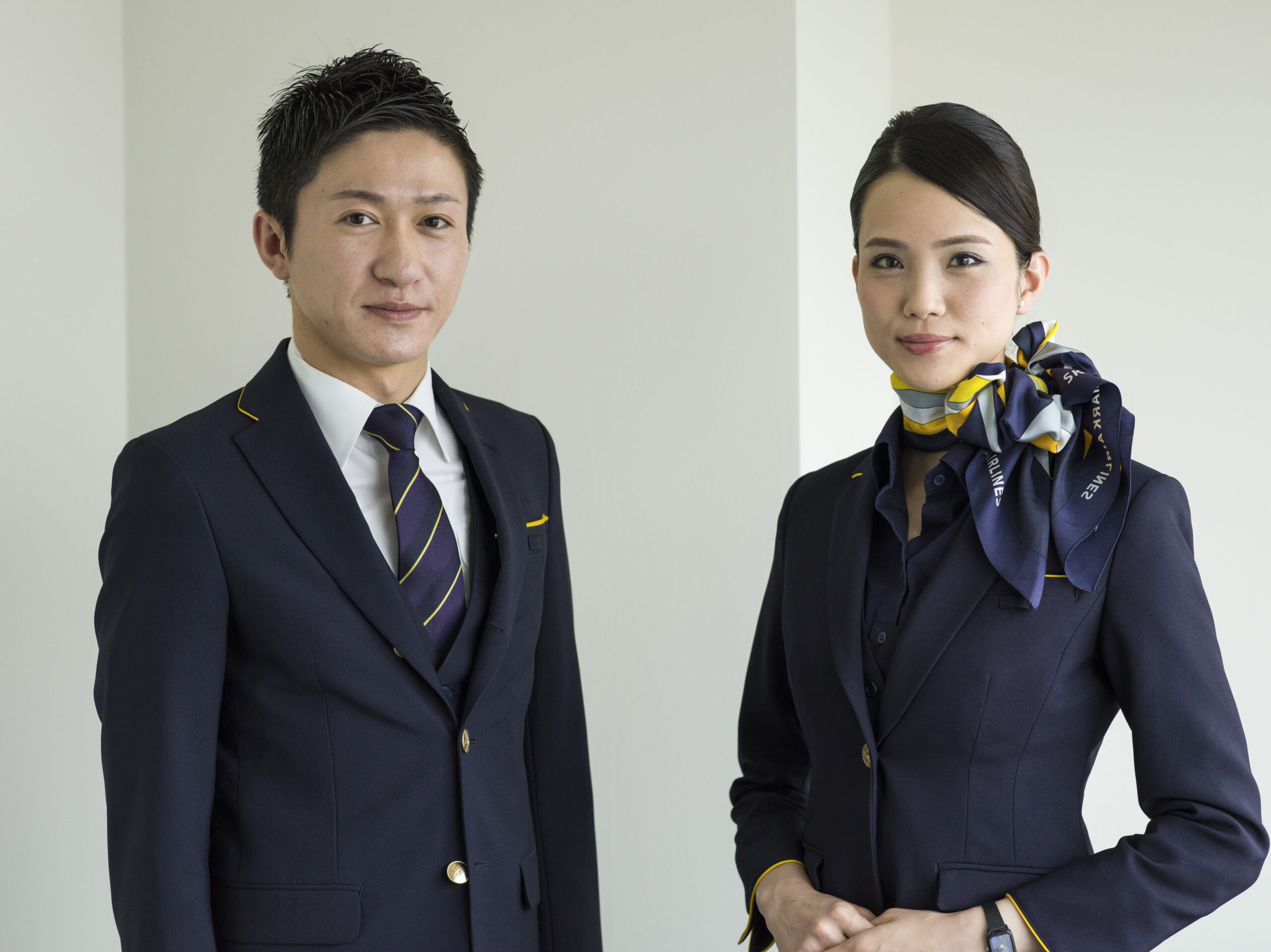 スカイマークのオーダーメイド制服（ユニフォーム）の事例画像