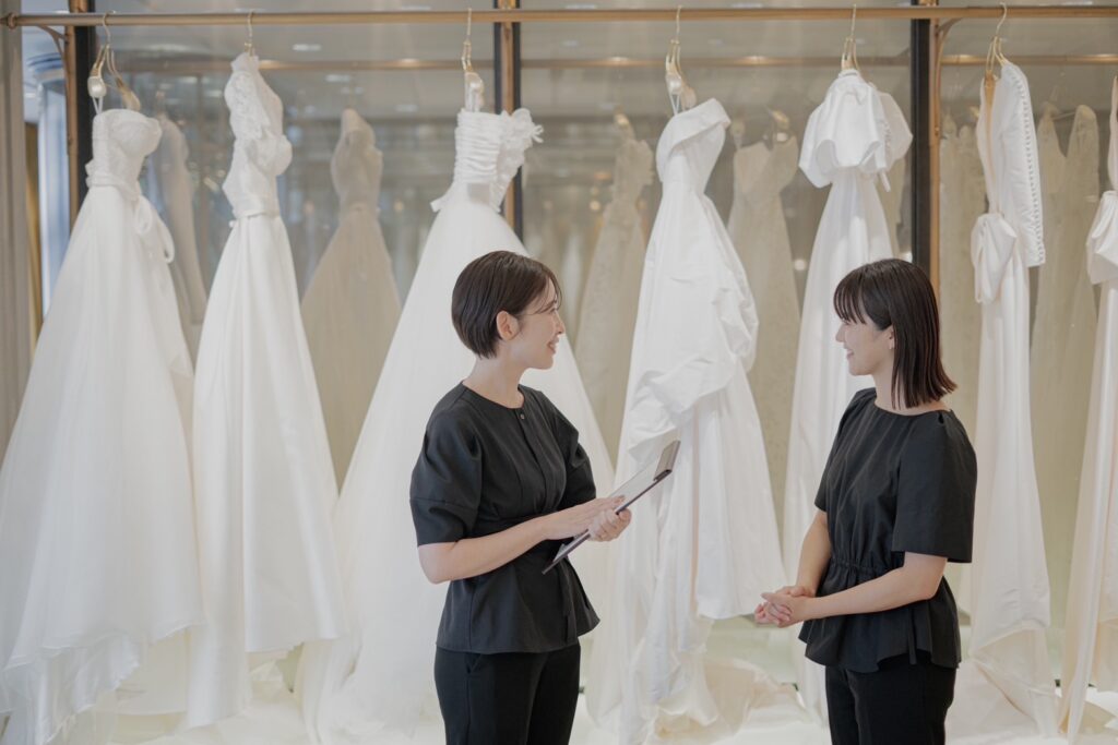 TREATのスタッフユニフォーム。